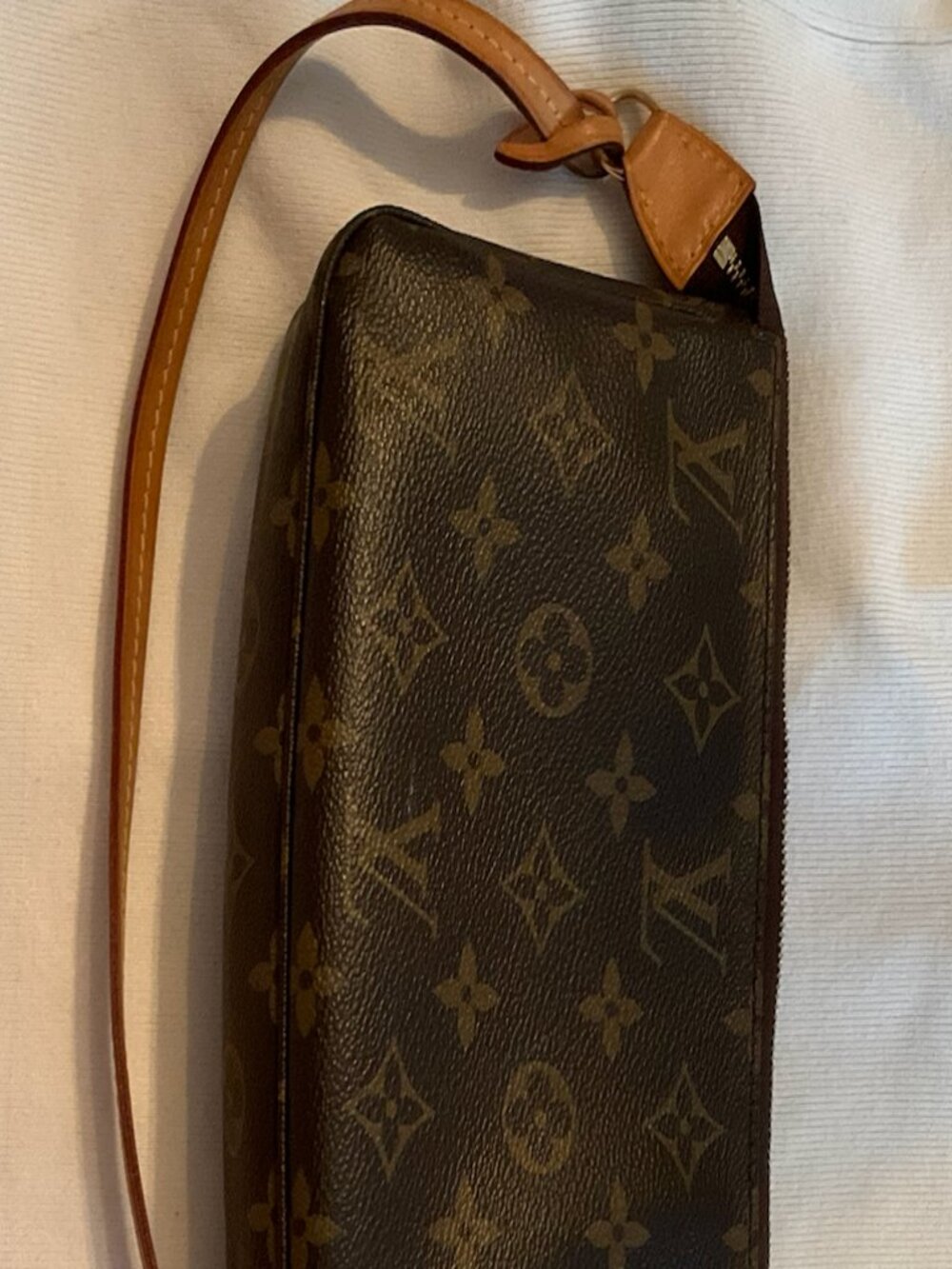 Louis Vuitton Purse - Picture 1 of 4
